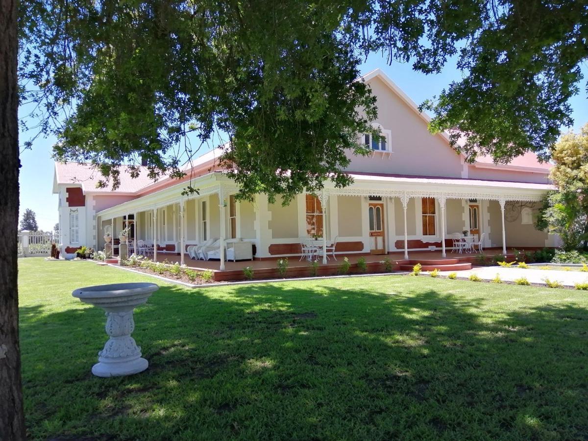 Monte Rosa Guesthouse Росонвілл Екстер'єр фото