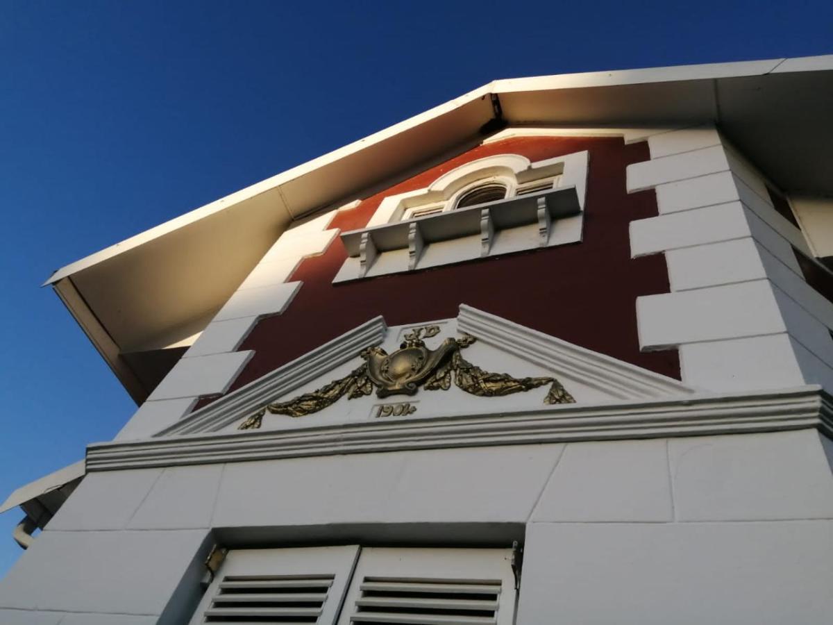 Monte Rosa Guesthouse Росонвілл Екстер'єр фото