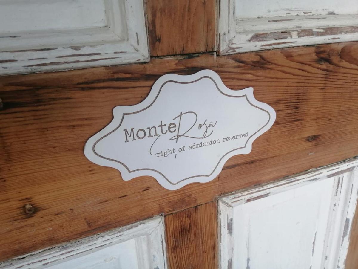Monte Rosa Guesthouse Росонвілл Екстер'єр фото